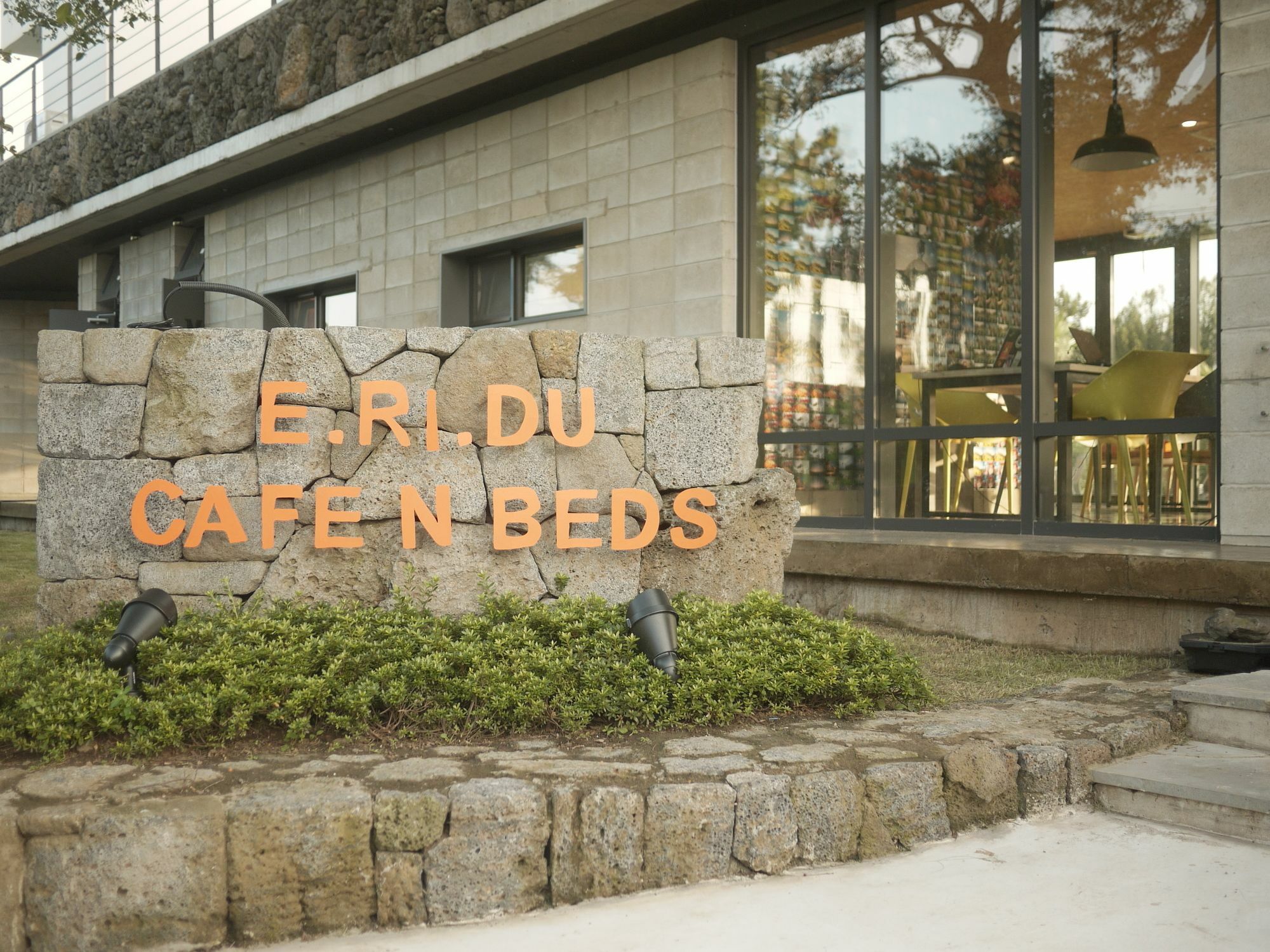 Eridu Cafe N Beds Hotel Seogwipo-stad Buitenkant foto