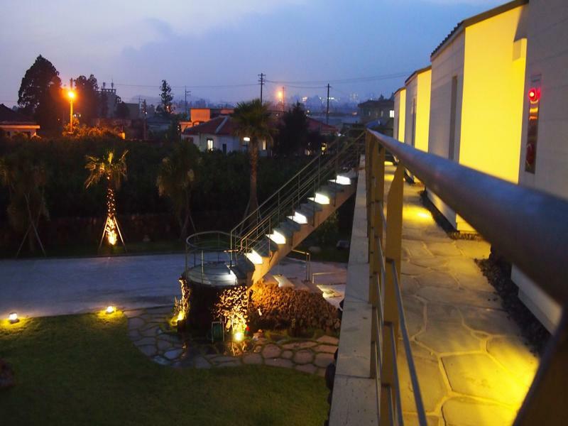 Eridu Cafe N Beds Hotel Seogwipo-stad Buitenkant foto